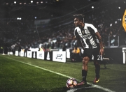 九游中国-逆转与传承，桃田贤斗的绝境高光，日本队险胜马来西亚的羽球启示