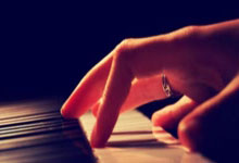 九游官网-曼城VS梅西：当钢铁洪流遇见魔法权杖，世界杯排名暗战一触即发！