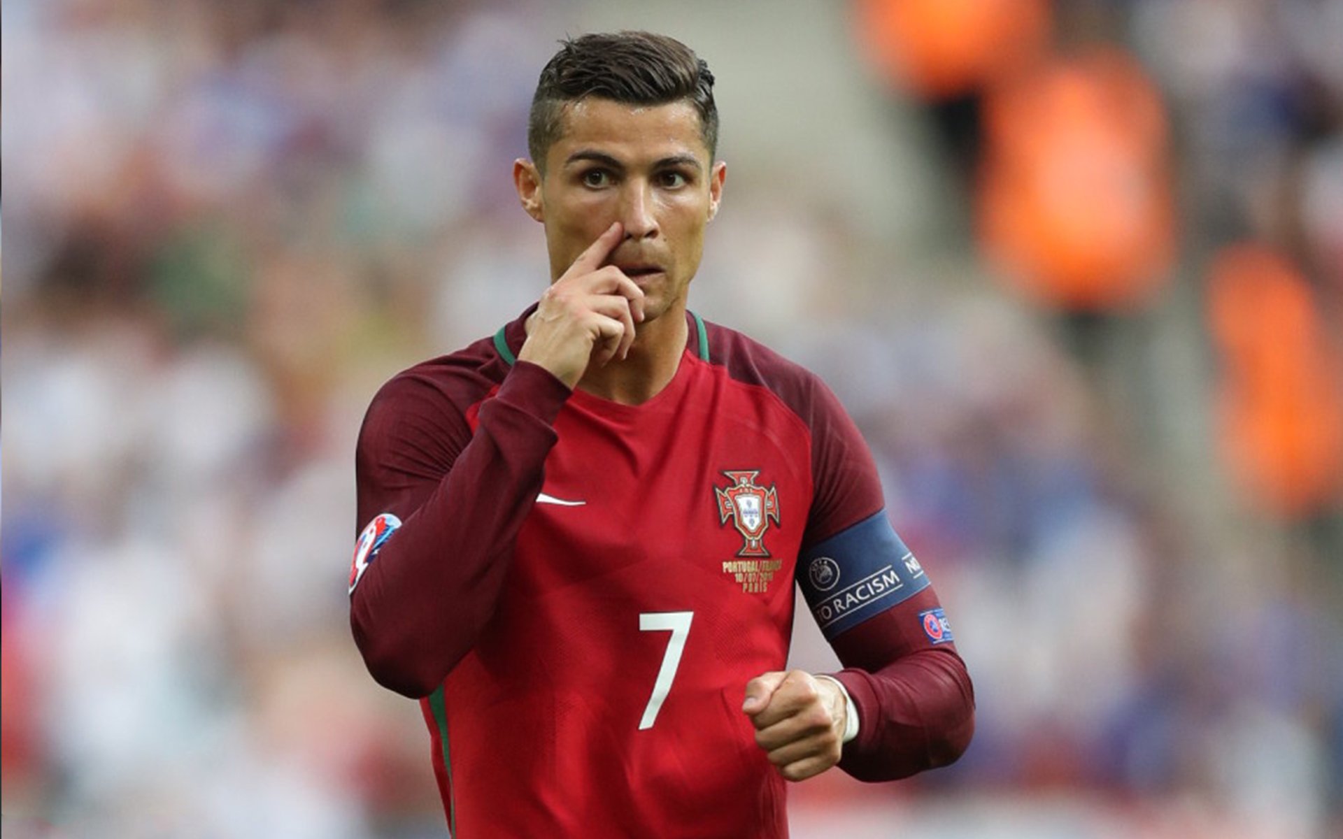 雄鹿全面压制尼克斯，浓眉末节接管比赛，双星闪耀背后的战术博弈