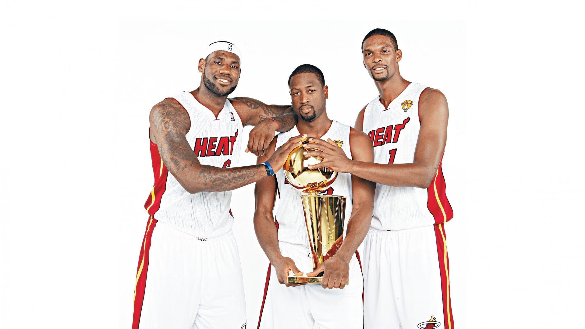 拉文末节狂飙定乾坤，雄鹿逆转尼克斯，无名英雄终成关键先生